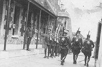 british_troops_leave_camden.jpg